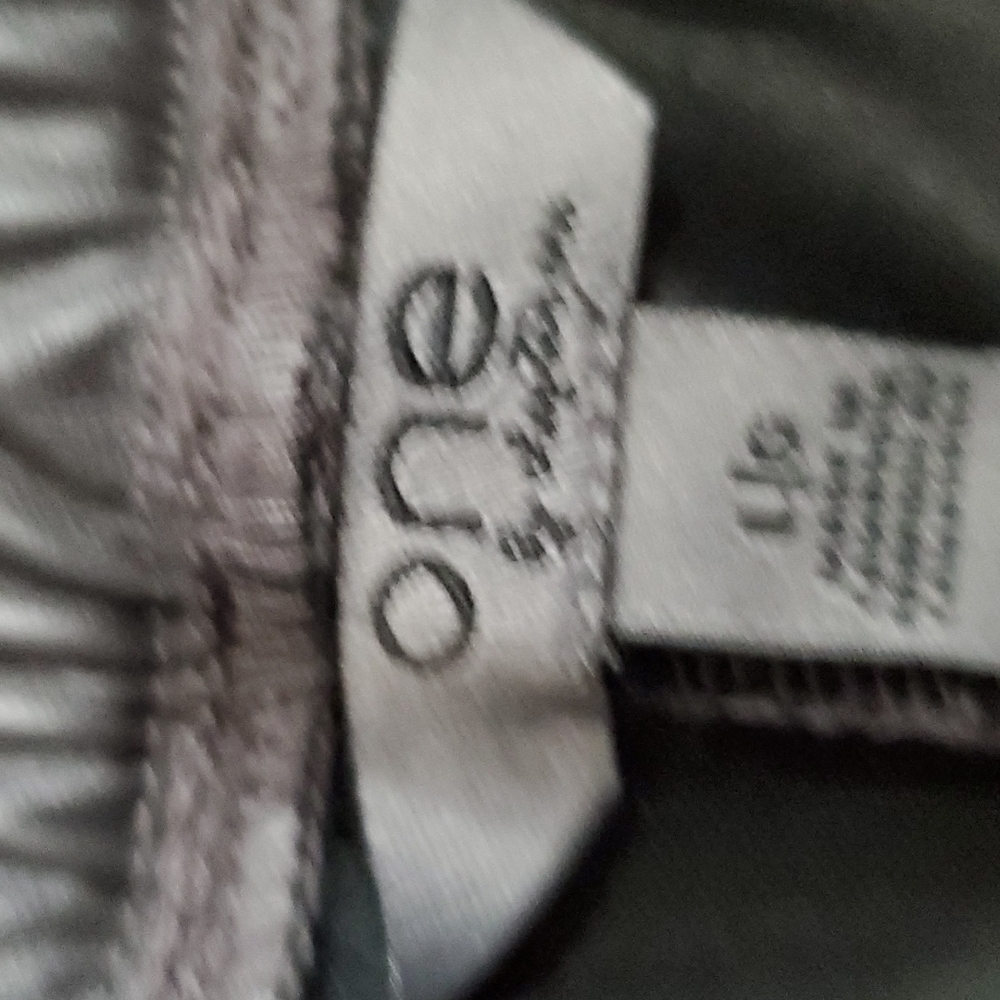 One pants - Picture 2 of 4